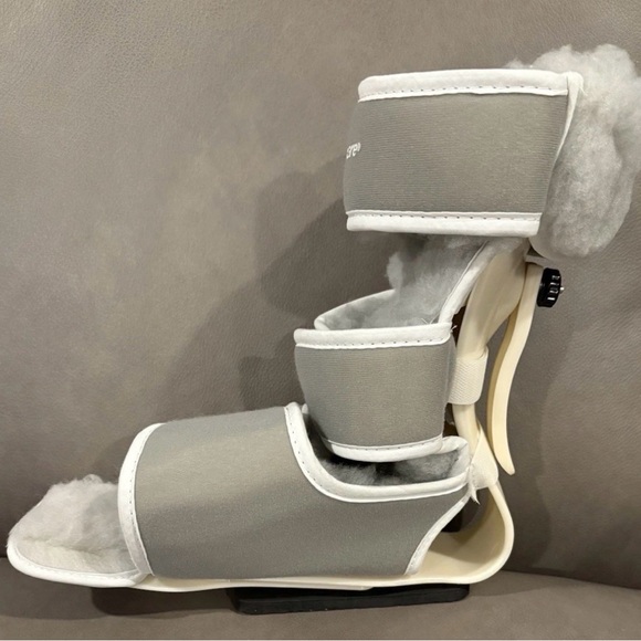 Procare 79-90550 New Podous Boot Regular Universal Left or Right Hook & Loop - Picture 7 of 8